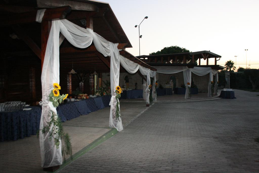 Villaggio Turistico Malibuu Manduria Exteriör bild