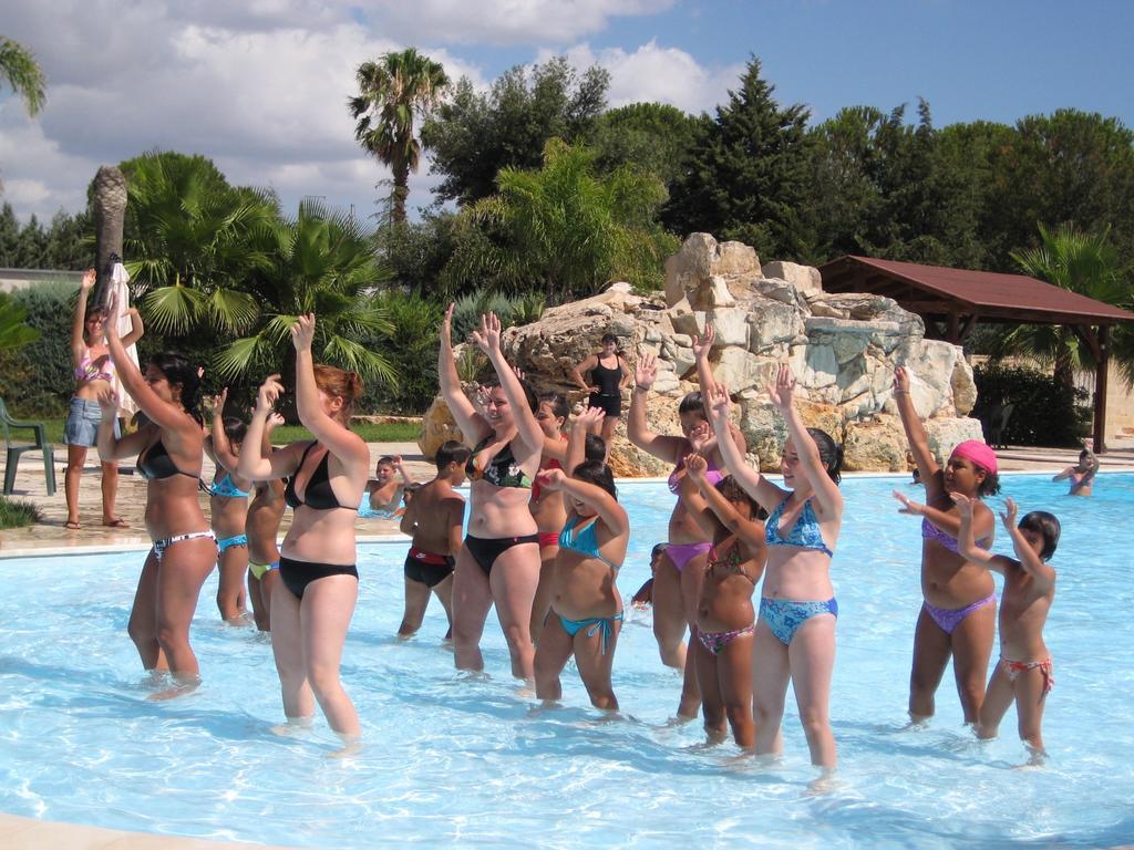 Villaggio Turistico Malibuu Manduria Exteriör bild