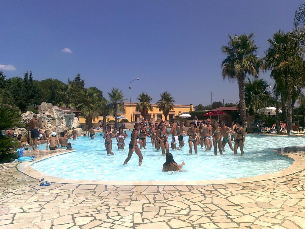 Villaggio Turistico Malibuu Manduria Exteriör bild