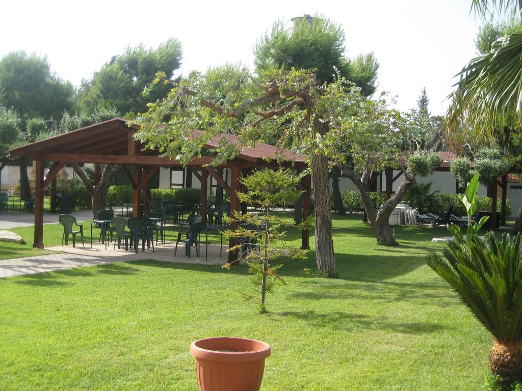 Villaggio Turistico Malibuu Manduria Exteriör bild